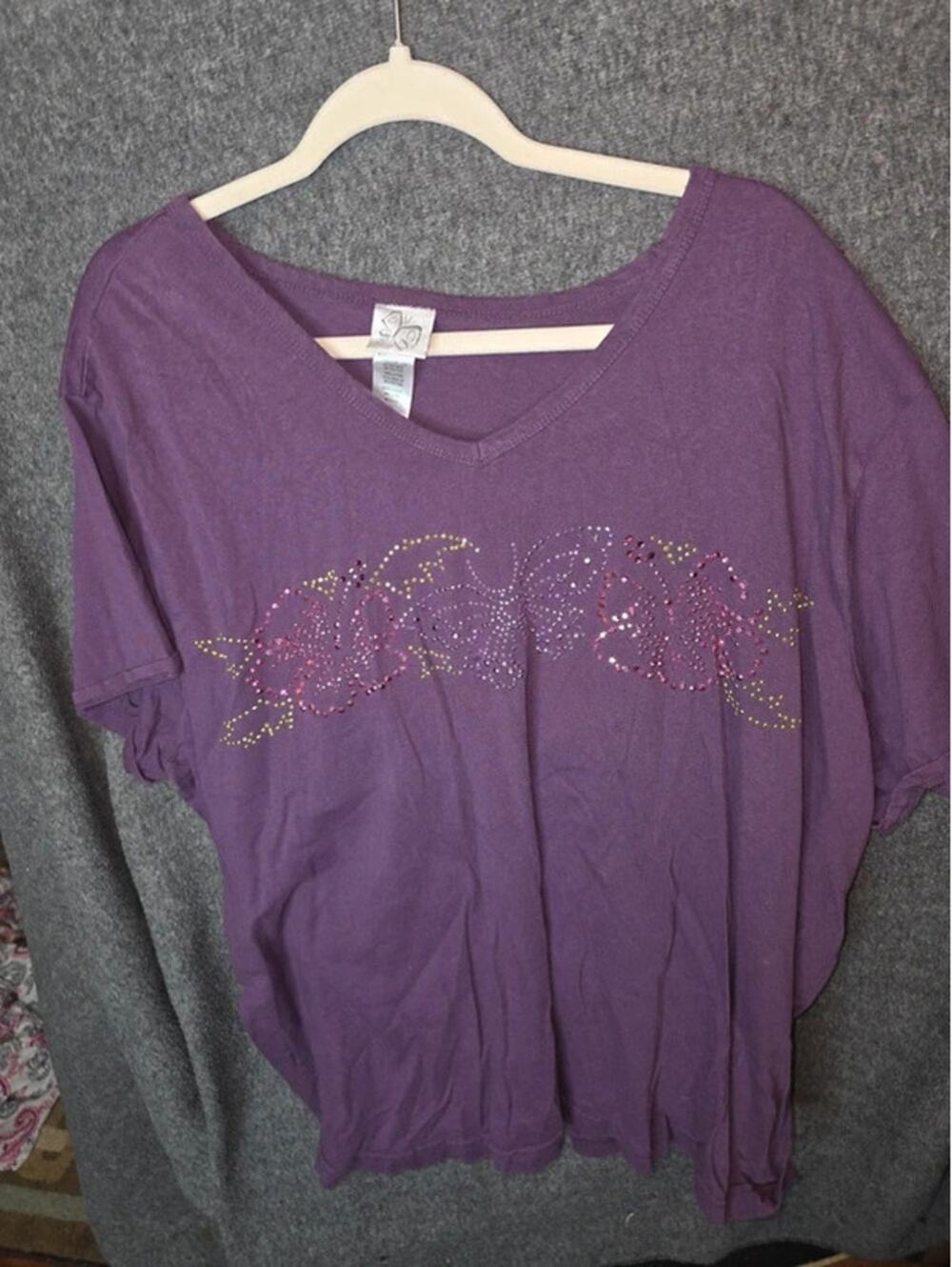 Purple V-Neck Short Sleeve Top with Butterfly Rhinestone Design